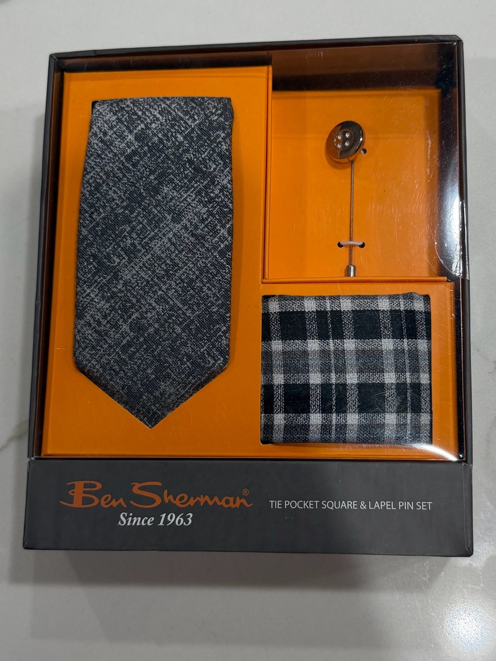 NIB Ben Sherman Keene Silk Neat Tie, Pocket Square & Lapel Pin Set